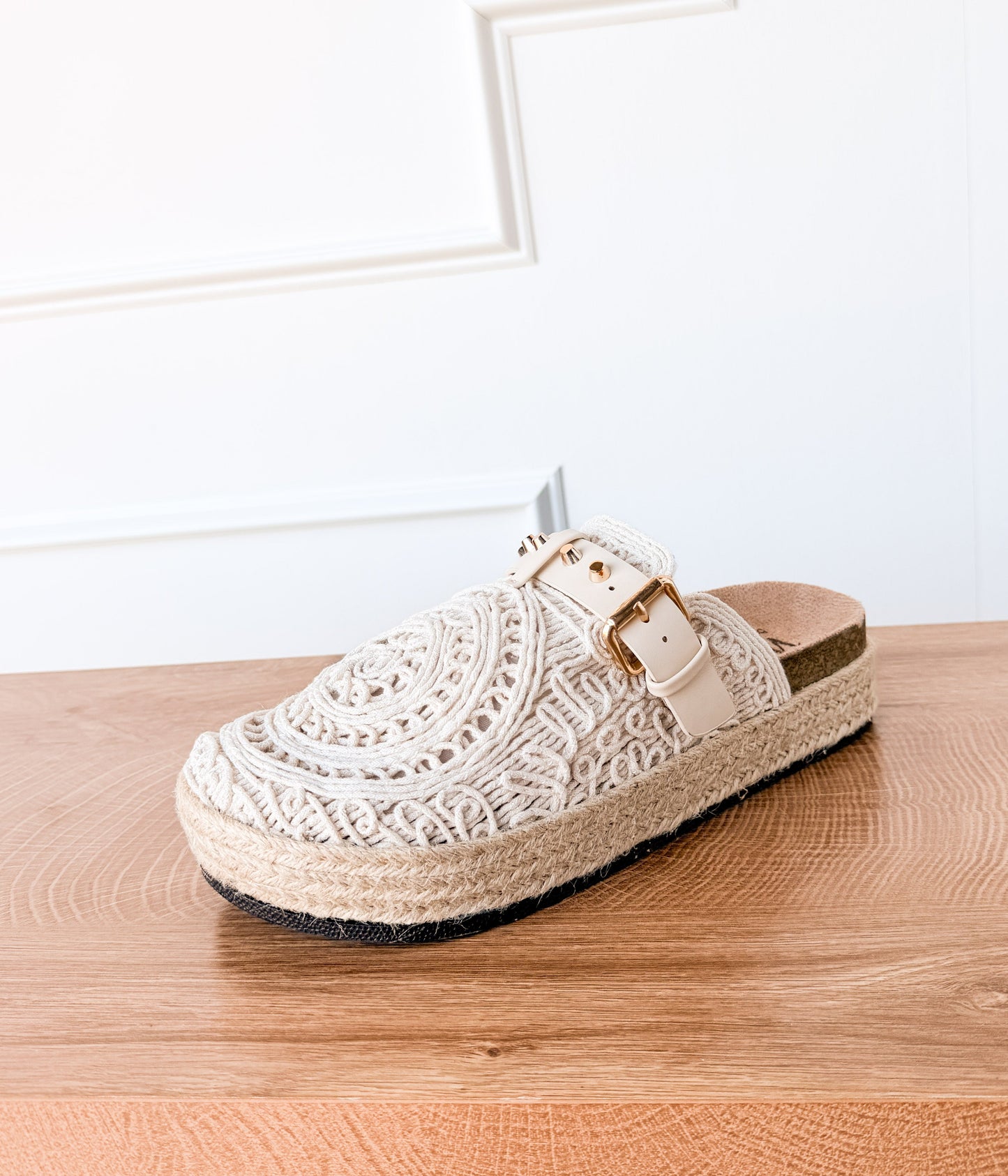 Treads Clogs in White