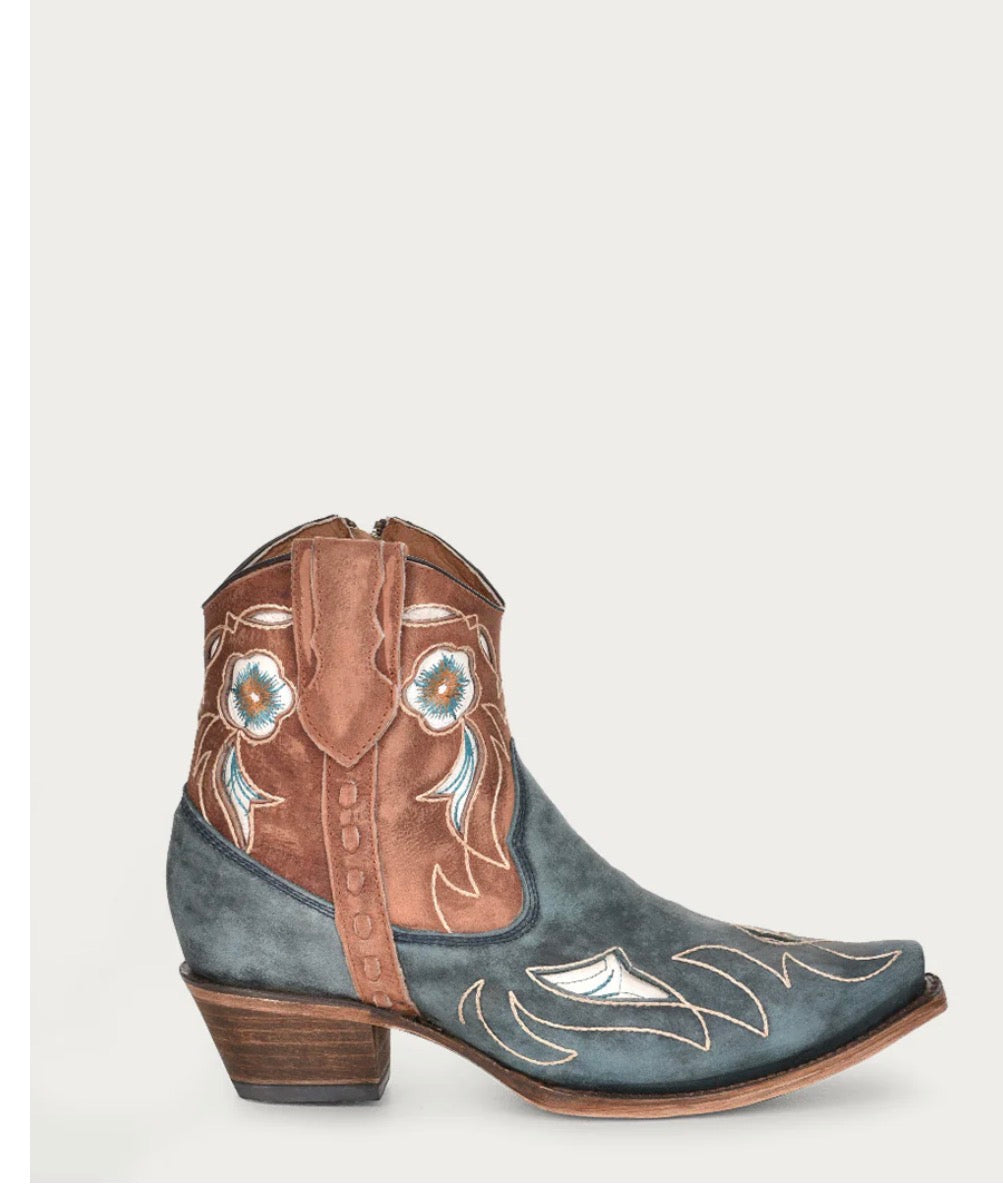 WOMEN'S BLUE/SHEDRON INLAY WITH FLORAL EMBORIDERY ANKLE SNIP TOE CICLE G COWBOY BOOT