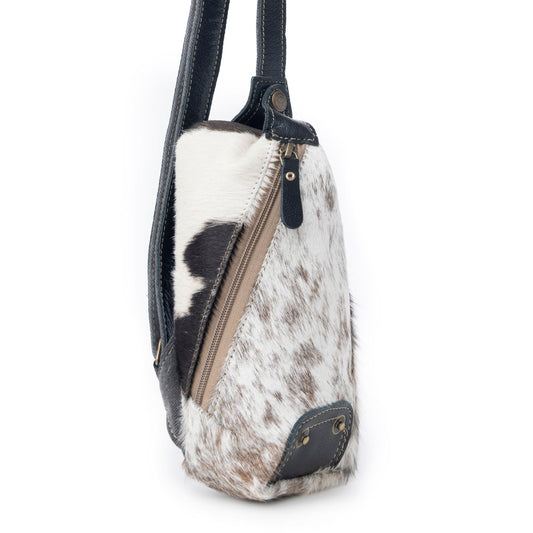 Robnette Ranch Fanny-Pack Bag in Dark & White