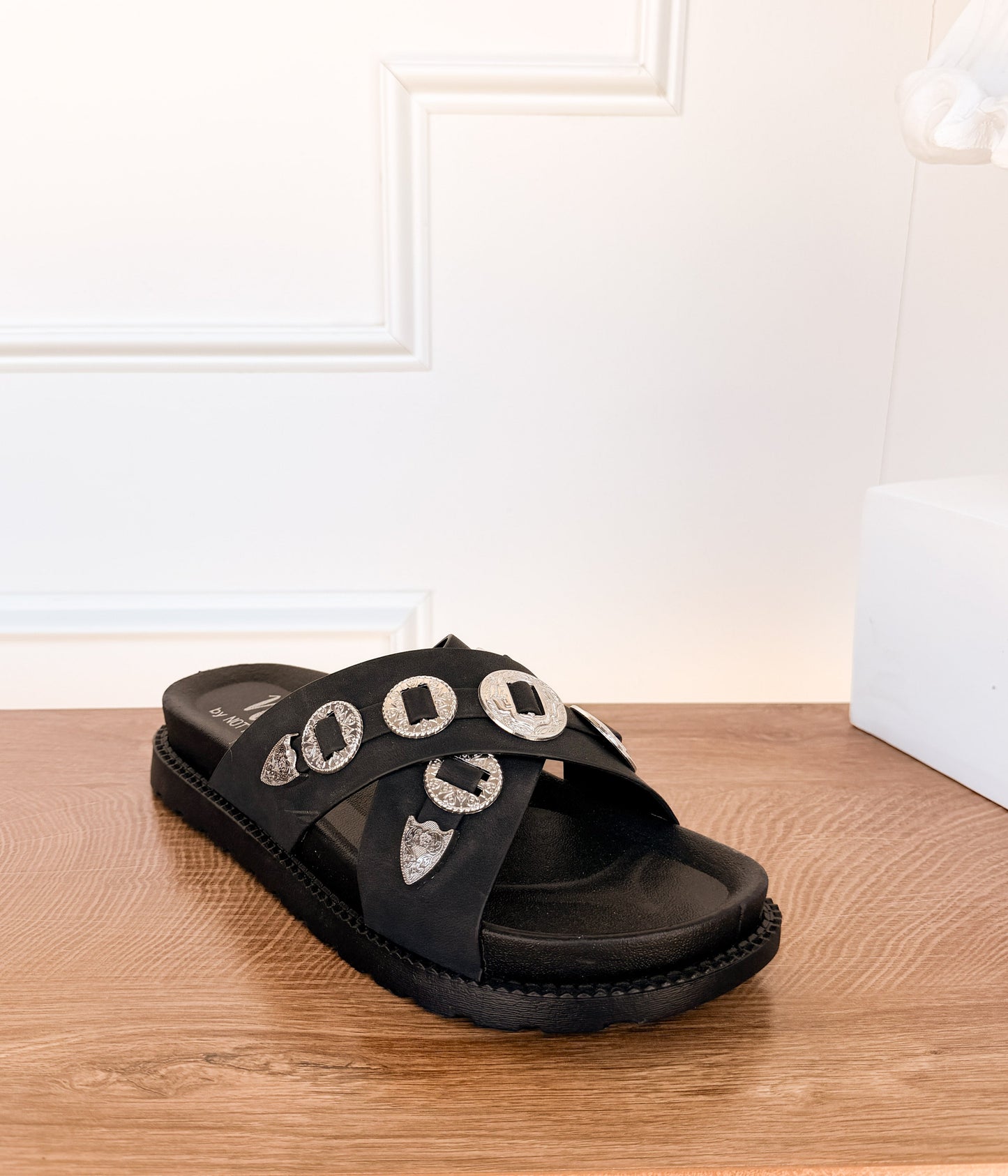 Calanthe Western Concho Sandal in Black