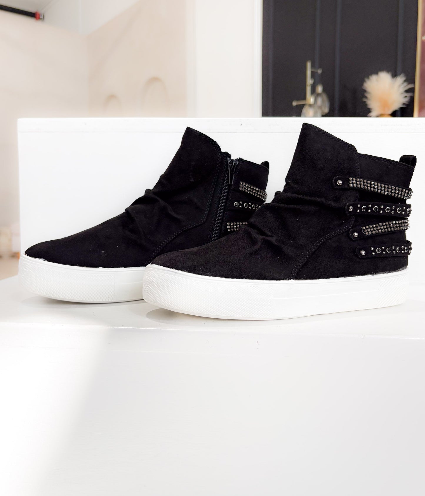 Muly Sneaker in Black