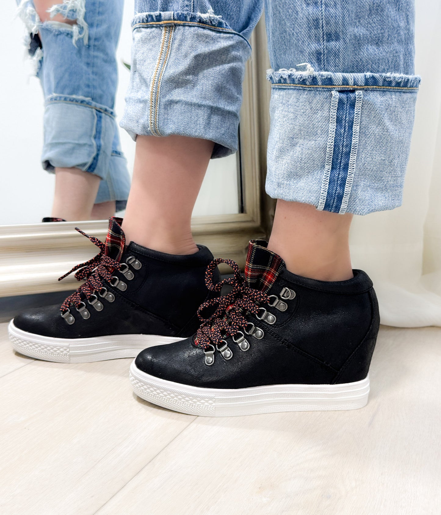 Tibi Sneaker in Black