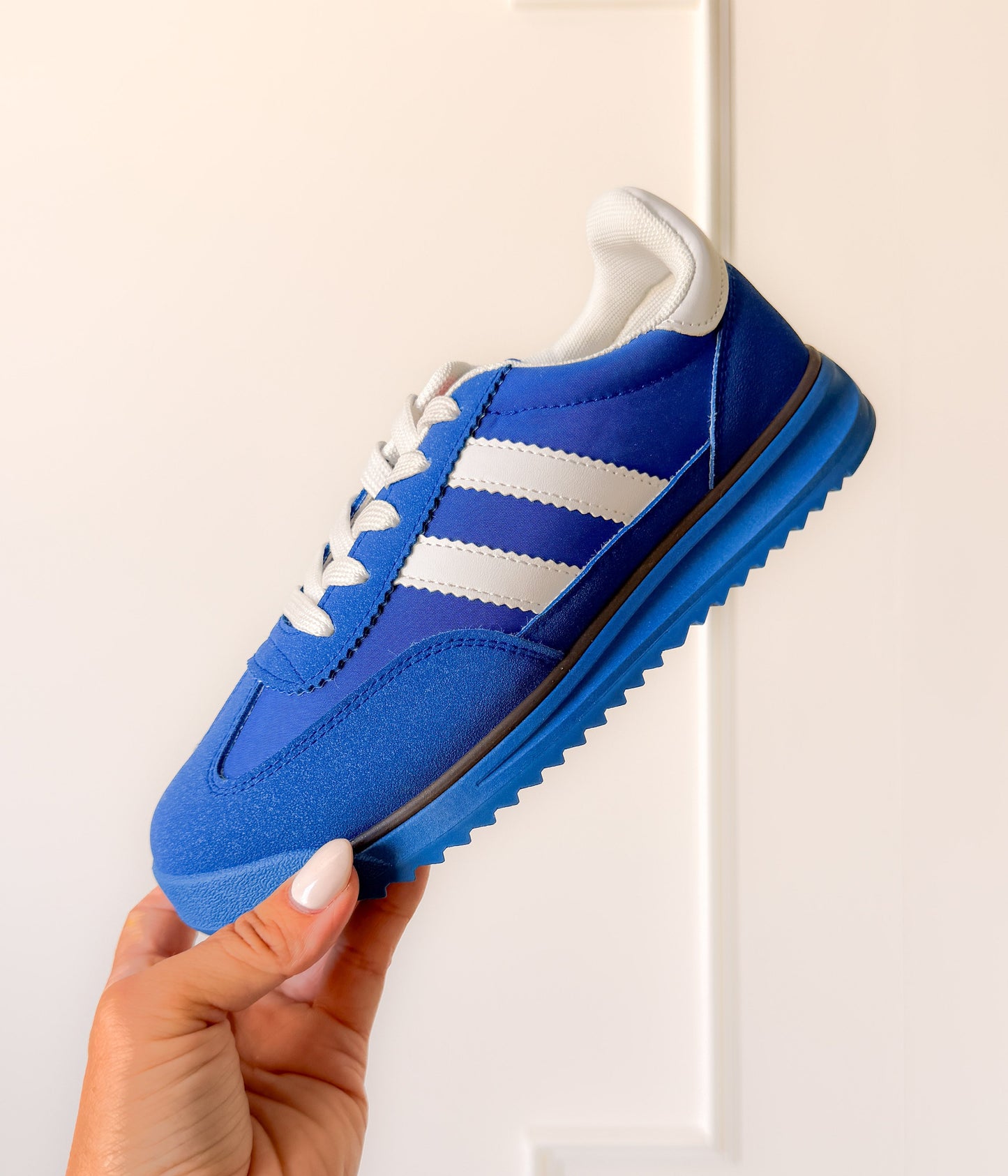 Tokyo Dual Stripe Sneakers in Blue